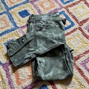Camo skinny jeans